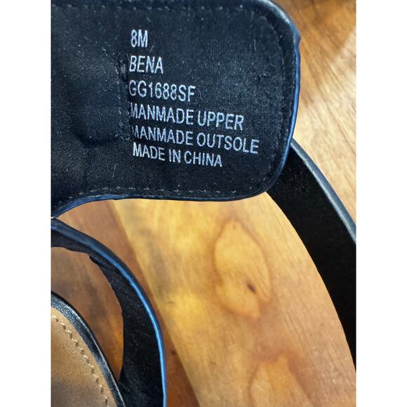 MIA Black Sandal with Block Heel in Size 8 - Picture 6 of 6